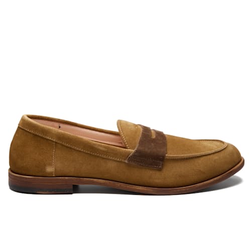 laydown image of Dartflex Loafer