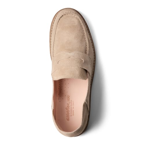 laydown image of Waveflex Goat Leather Loafer