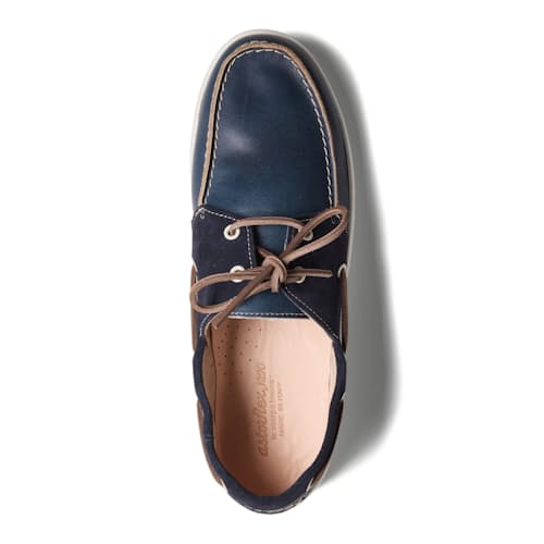 laydown image of Velaflex Boat Sneaker