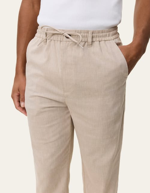 on model image of Como Tapered Slub Pants