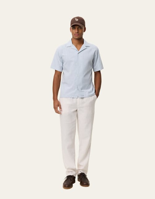 on model image of Lukas Cotton Linen Short Sleeve Shirt