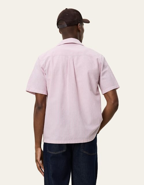 on model image of Lukas Cotton Linen Short Sleeve Shirt