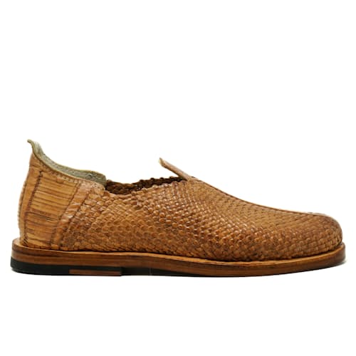 laydown image of Huarache Balam
