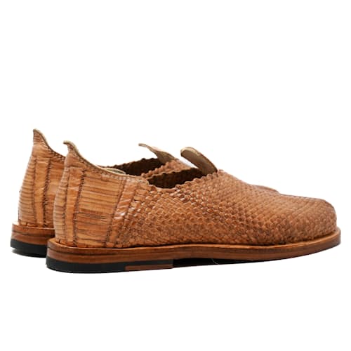 laydown image of Huarache Balam