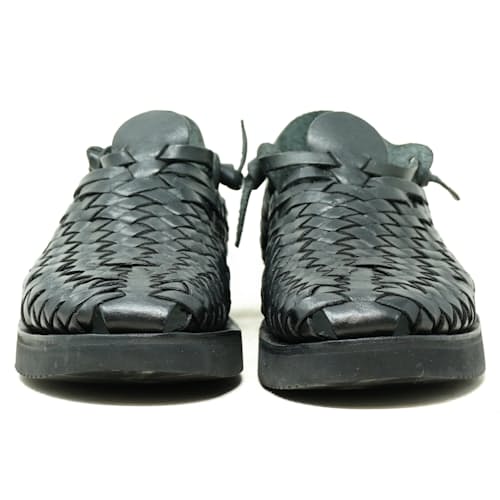 laydown image of Huarache