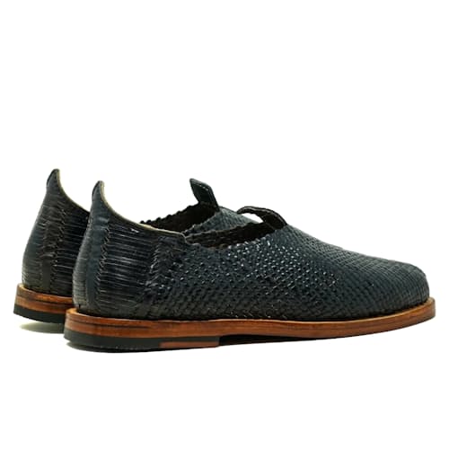 laydown image of Huarache Chac