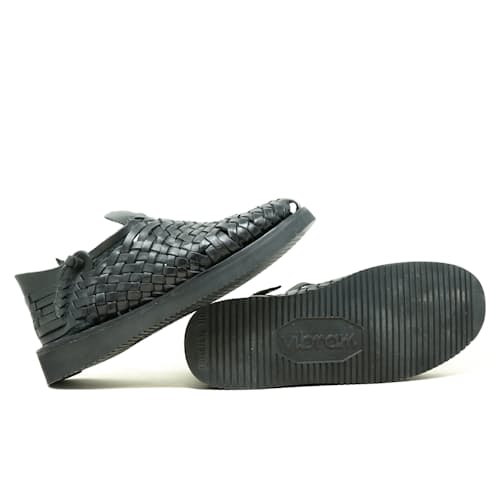 laydown image of Huarache Chac