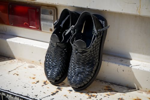 lifestyle image of Huarache Chac