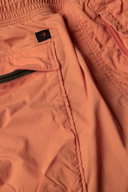 laydown detail image of Airtex Hybrid Short - 6.5"