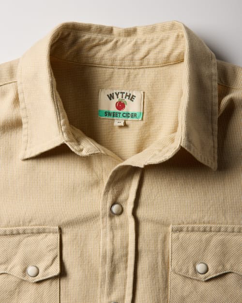 laydown detail image of Sawtooth Pearlsnap Shirt