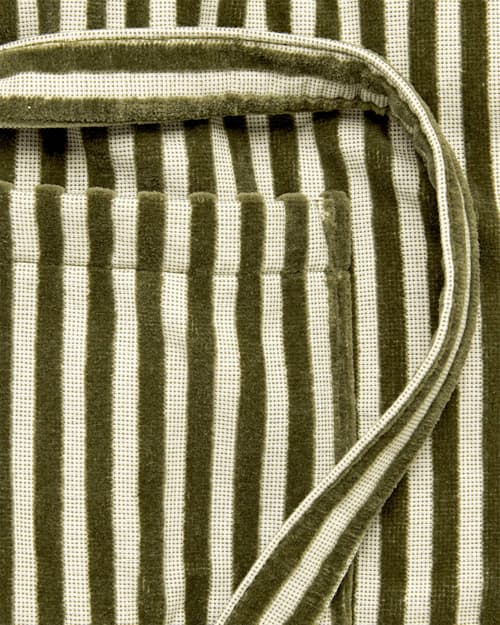 laydown detail image of Korto Robe