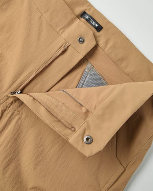 laydown detail image of Cronin Pant