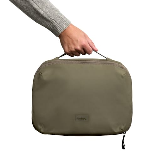 laydown detail image of Hanging Toiletry Kit Plus
