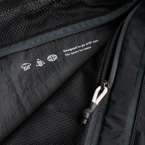 laydown detail image of Lite Packing Cube 12L