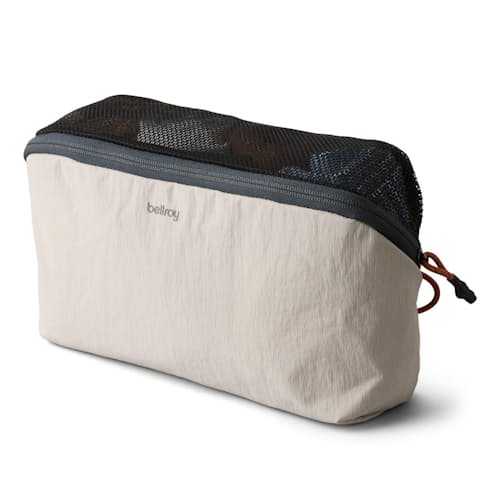 laydown image of Lite Packing Cube 4L
