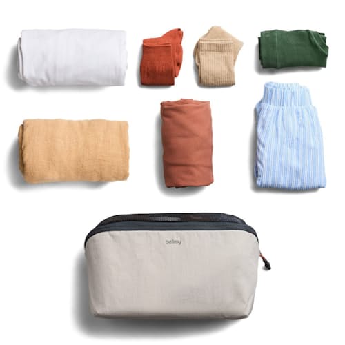 laydown image of Lite Packing Cube 4L