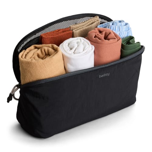 laydown image of Lite Packing Cube 4L