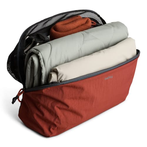 laydown image of Lite Packing Cube 6L