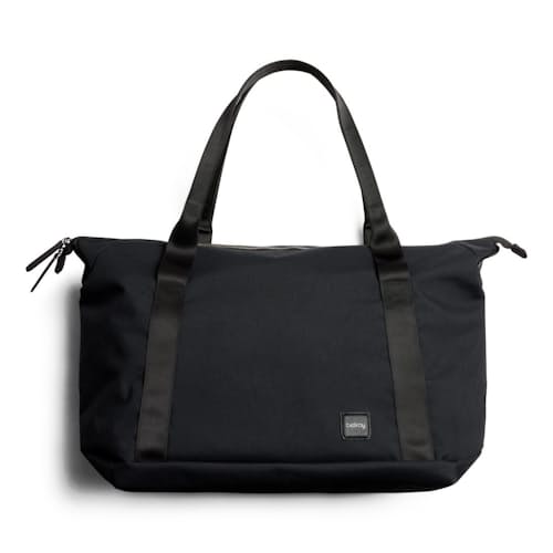 laydown image of Classic Getaway Bag