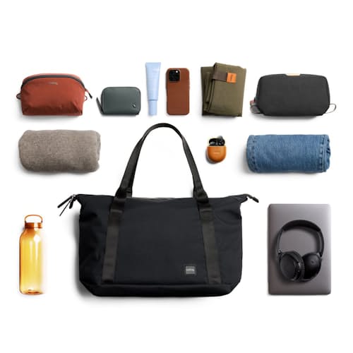 laydown image of Classic Getaway Bag