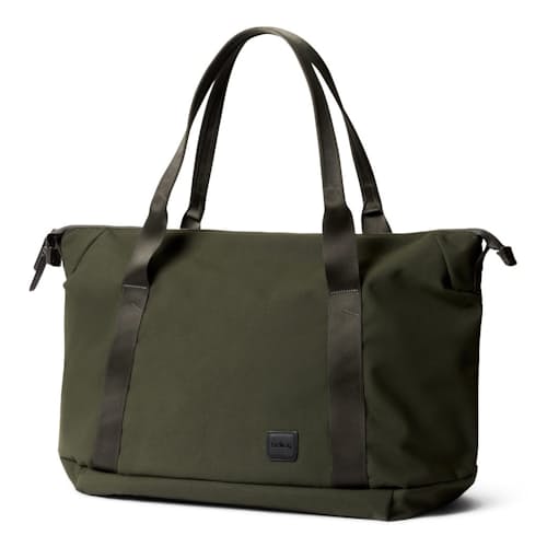 laydown image of Classic Getaway Bag