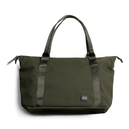 laydown image of Classic Getaway Bag
