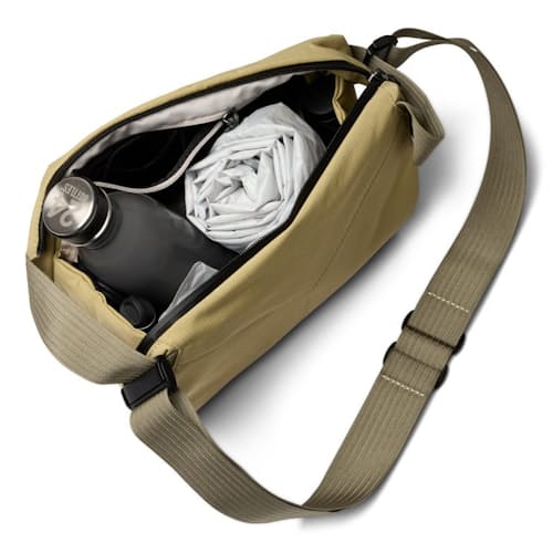 laydown image of Venture Ready Sling 6L