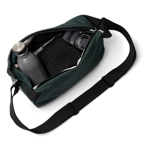 laydown image of Venture Ready Sling 9L
