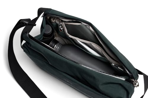 laydown detail image of Venture Ready Sling 9L