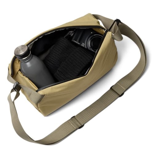 laydown image of Venture Ready Sling 9L