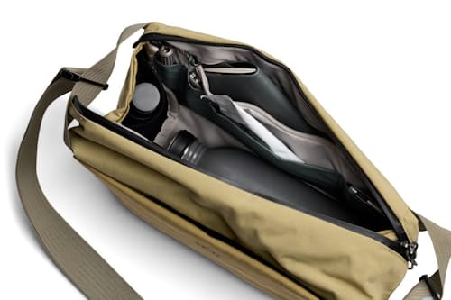 laydown detail image of Venture Ready Sling 9L