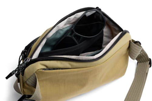 laydown detail image of Venture Sling 2.5L