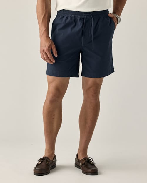 on model image of Off-Duty Drawstring Short - 7"