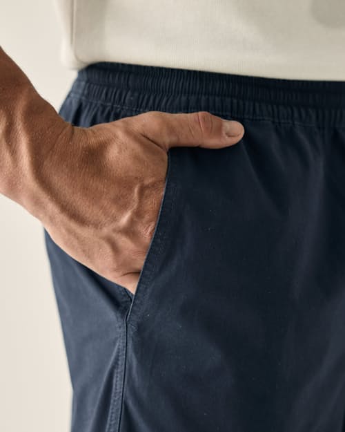 on model image of Off-Duty Drawstring Short - 7"