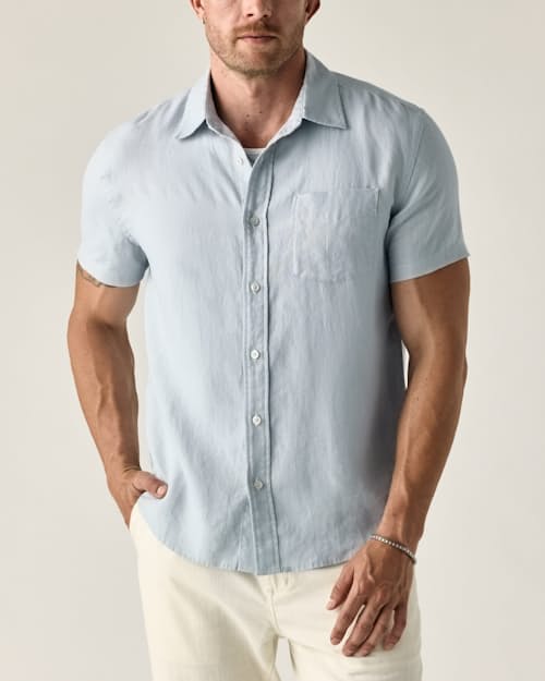 on model image of Short Sleeve Isles Linen Shirt