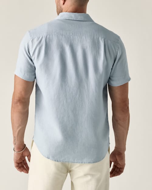 on model image of Short Sleeve Isles Linen Shirt