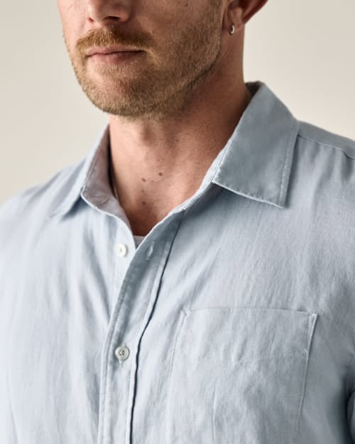 on model image of Short Sleeve Isles Linen Shirt