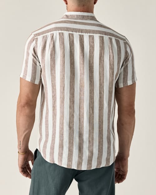 on model image of Short Sleeve Isles Linen Shirt