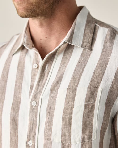 on model image of Short Sleeve Isles Linen Shirt
