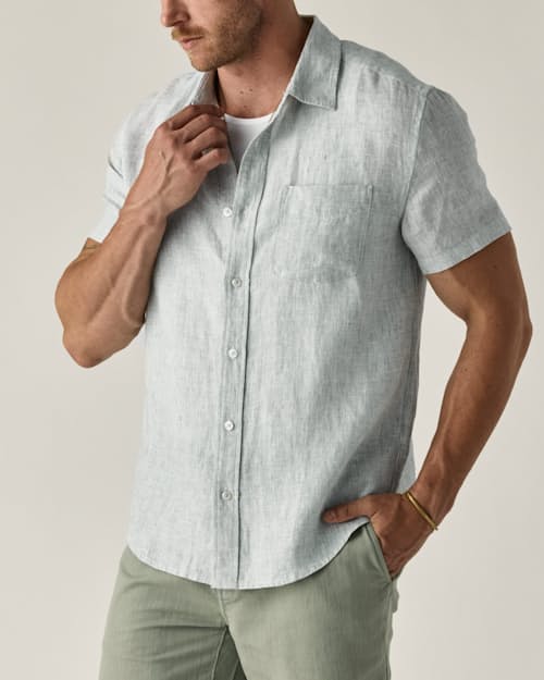 on model image of Short Sleeve Isles Linen Shirt