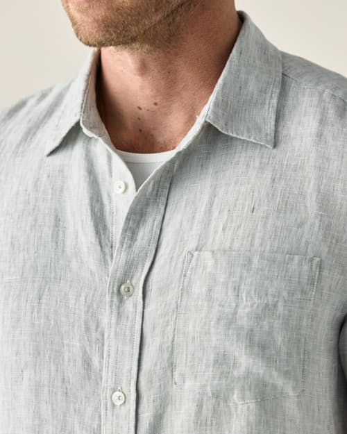 on model image of Short Sleeve Isles Linen Shirt