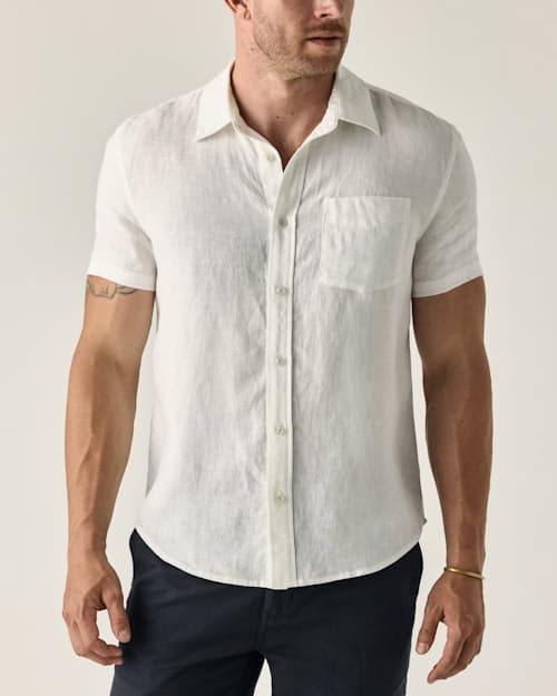 on model image of Short Sleeve Isles Linen Shirt