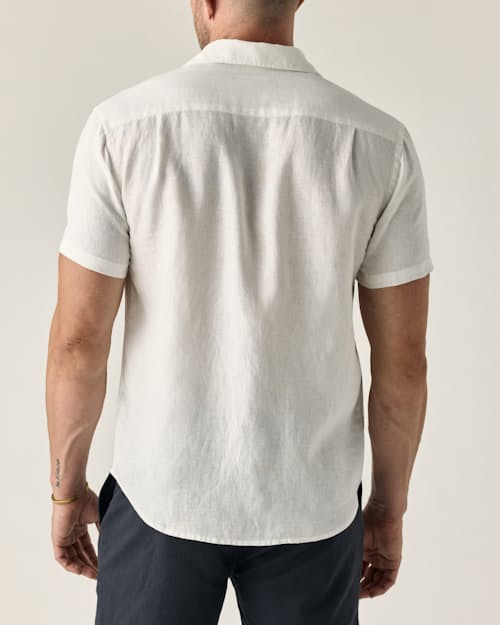 on model image of Short Sleeve Isles Linen Shirt