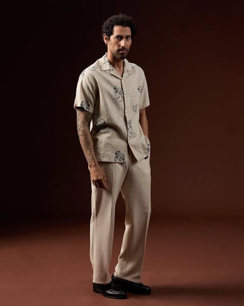on model image of Print Camp Collar Shirt