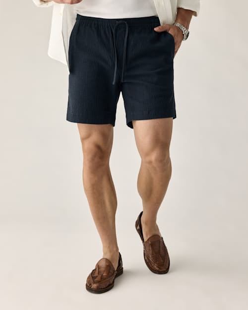 on model image of Drawstring Canoe Short - 7"