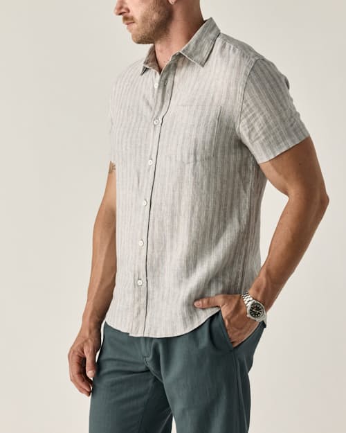 on model image of Short Sleeve Isles Linen Shirt