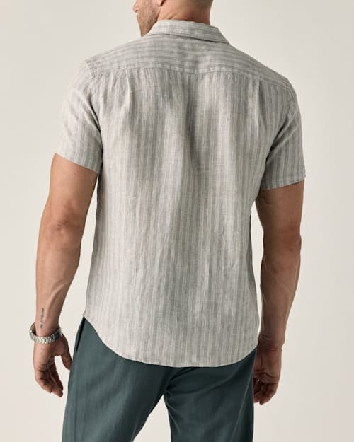 on model image of Short Sleeve Isles Linen Shirt