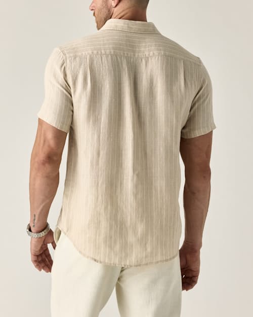 on model image of Short Sleeve Isles Linen Shirt