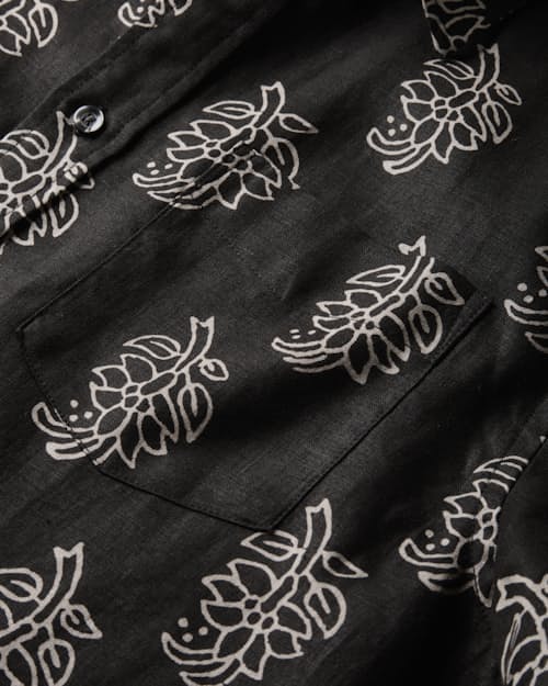 laydown detail image of Short Sleeve Isles Linen Shirt