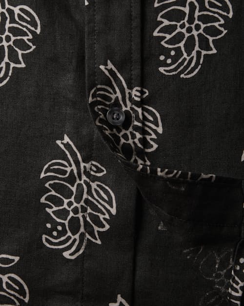 laydown detail image of Short Sleeve Isles Linen Shirt